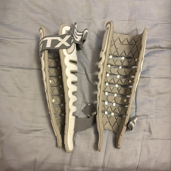 New Never Used STX Valor Lacrosse Goalie Shin Guards Large - Picture 2 of 4